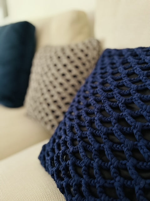 Fishnet weaved waterproof pillows