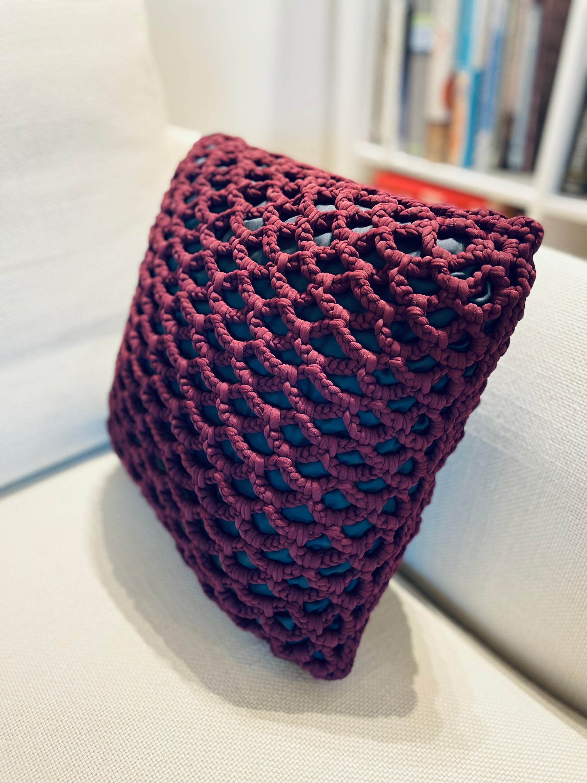 Fishnet weaved waterproof pillows