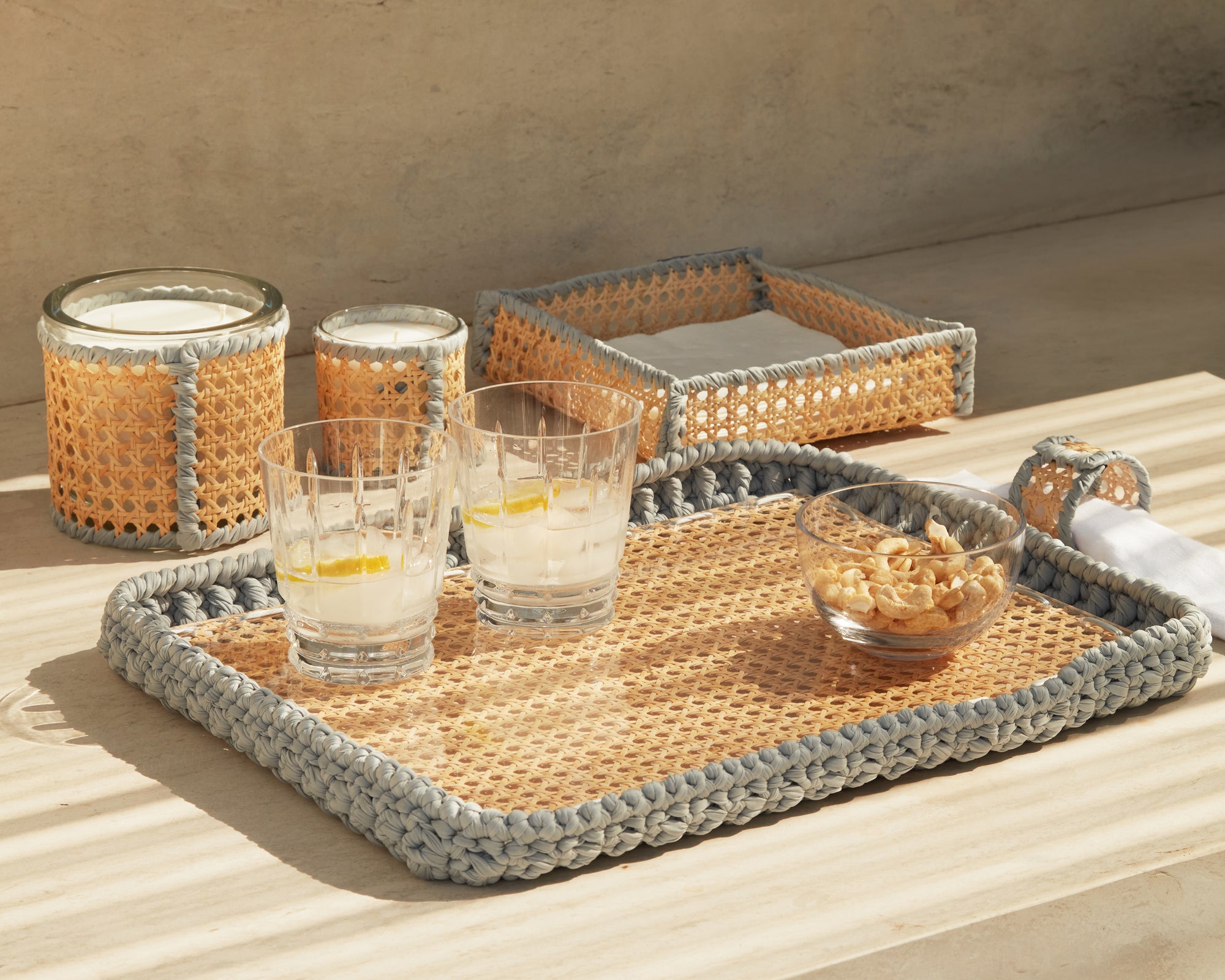 Wicker rectangular tray