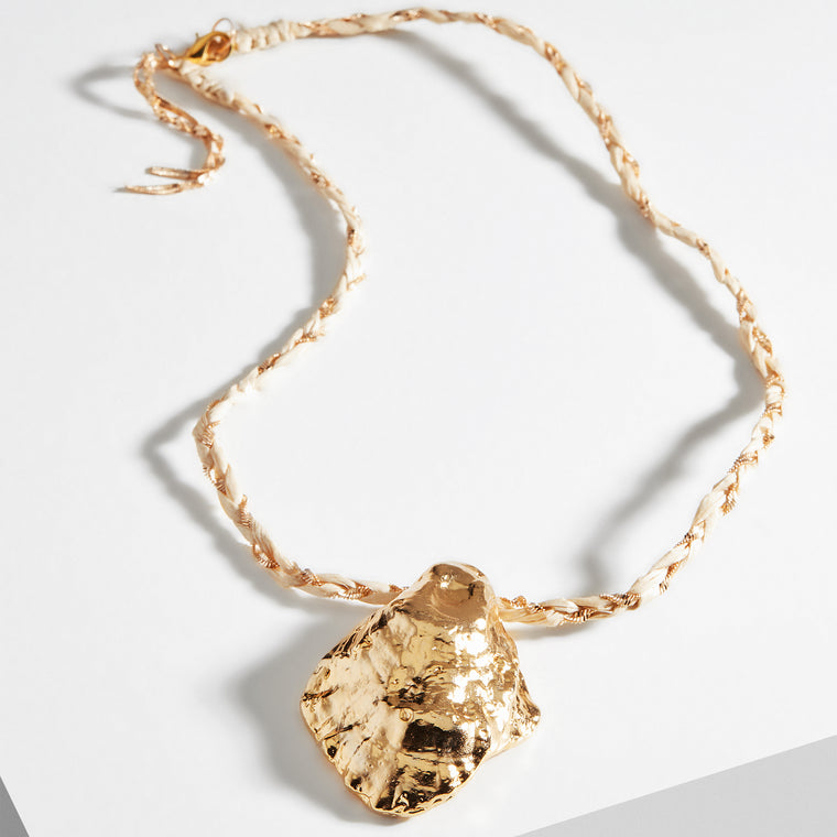 crab-wrap-necklace-black-raffia-gold-designed-by-alexandra-koumba