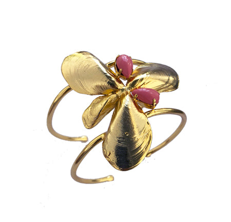 mussel-stone-bracelet-gold-coral-designed-by-alexandra-koumba