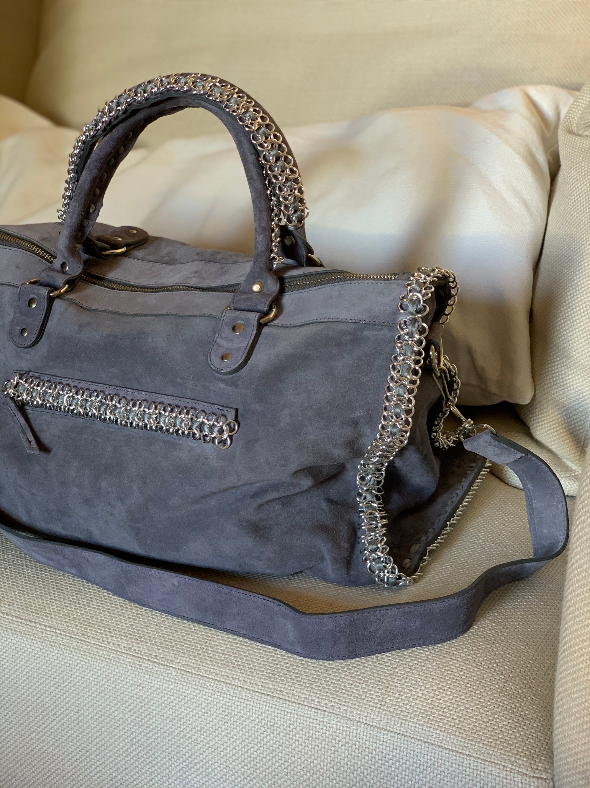 signature bag  Lavender/silver voyager side